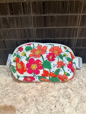 Vera Bradley Disney Woodward Small Belt Bag - Mickey Meadow in Featherweight